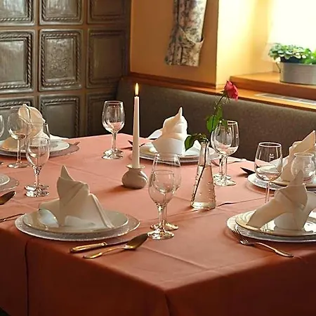 海力根思塔德尔霍夫酒店-餐厅 3* Heiligenstadt in Oberfranken